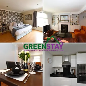 Honeysuckle House: Spacious 3-bed Holiday home