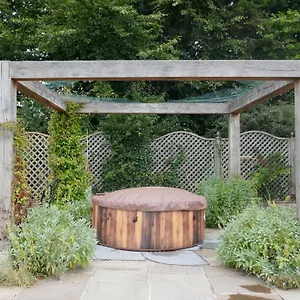Picturesque Abode With Free Wifi Holiday home